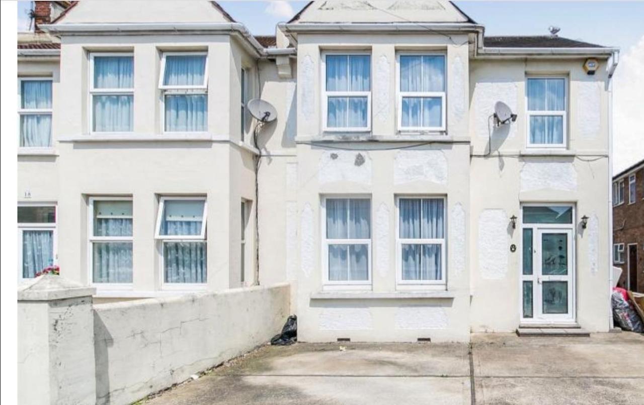 Grandeur Holiday Home, With Free Parking Clacton-on-Sea Exteriör bild